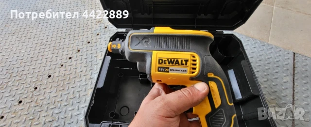автоматичен винтоверт за гипсокартон Dewalt, снимка 4 - Винтоверти - 50468235