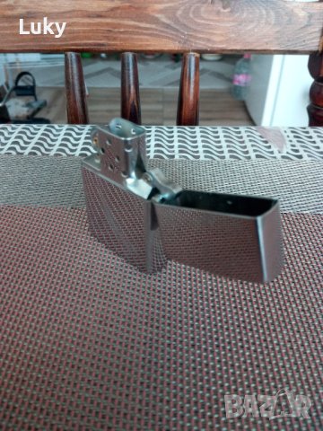 Продавам оригинална,красива и стилна запалка-USA.Работеща.Заредена с бензин и камъче., снимка 7 - Колекции - 44175040