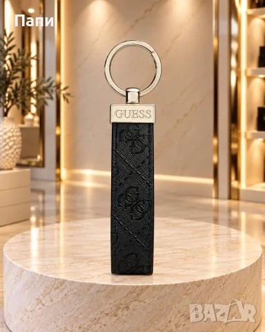 Ключодържател Guess в черно 