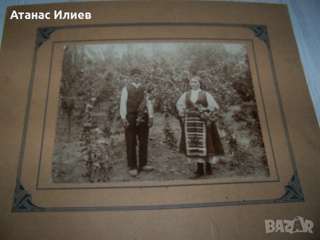 Стара фотография на картон "В градината" 1910г., снимка 4 - Други ценни предмети - 30475285
