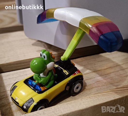 Hot wheels Mario Kart количкa Yoshi, снимка 2 - Колекции - 39975411