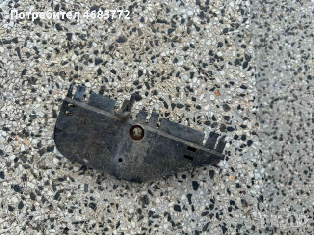 Пластмаса на десен калник на Ауди Audi A8 D4 H4 само за 20лв., снимка 4 - Части - 52808789