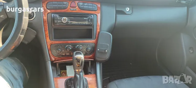 Mercedes C220 2.2CDI - 143к.с. Автоматик 2002г 259,000км Лизинг Бартер 5250лв, снимка 14 - Автомобили и джипове - 49232997