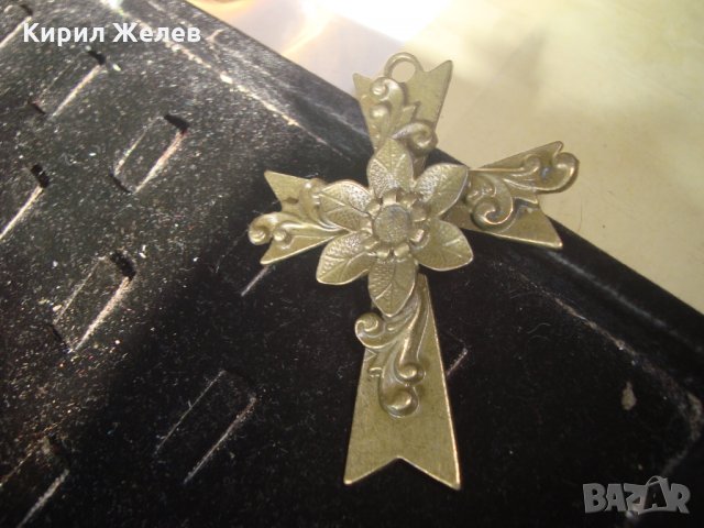 СТАР БРОНЗОВ ФЛОРАЛНО ОРНАМЕНТИРАН ГОЛЯМ НАГРЪДЕН КРЪСТ РЯДКА КРАСИВА ИЗРАБОТКА 24894, снимка 8 - Антикварни и старинни предмети - 34561183