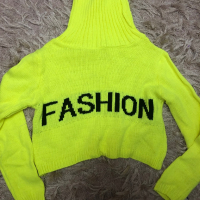 Дамски пуловер, снимка 1 - Блузи с дълъг ръкав и пуловери - 44732092