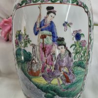 Ръчно рисувана азиатска ваза, произведена в Макао., снимка 11 - Антикварни и старинни предмети - 38100432