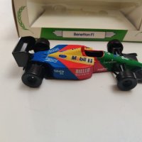 Метална количка Формула Benetton F1 Corgi 1:43, снимка 3 - Колекции - 35028824