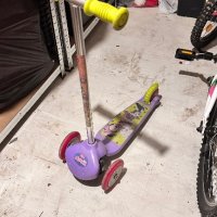 Детска тротинетка, снимка 1 - Детски велосипеди, триколки и коли - 42239428