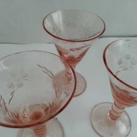Антикварни чашки  за ракия цветно розово стъкло, снимка 5 - Антикварни и старинни предмети - 31029183