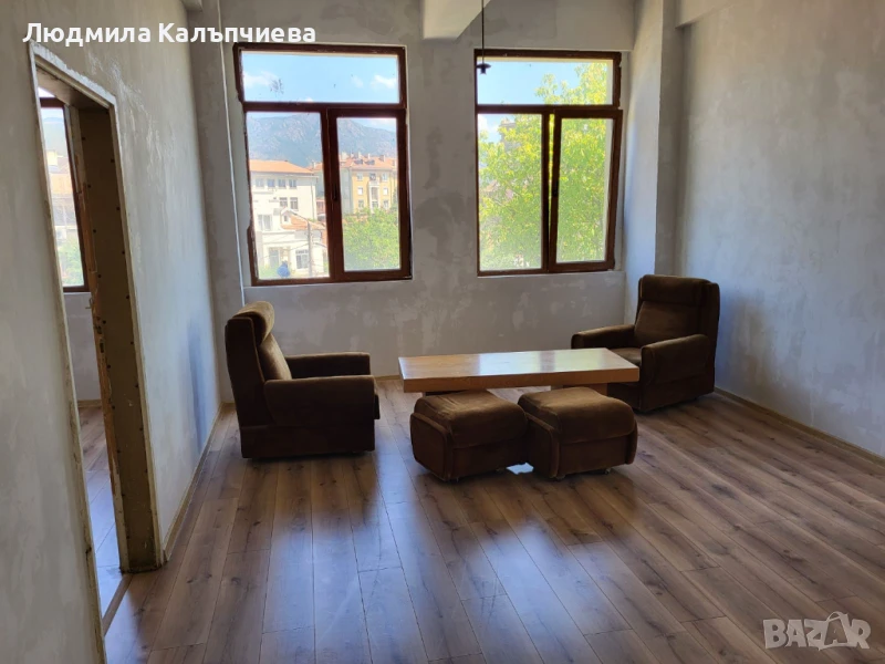 Помещения под наем в Сливен, снимка 1