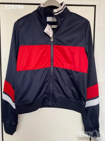 Чисто ново дамско яке /суичър Bershka с етикет  , снимка 1