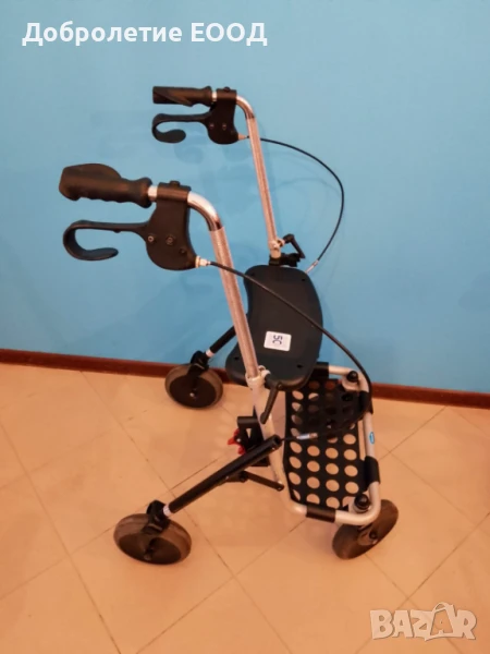Ролатор Invacare P452E/3-30 сервизиран с 1 г. гаранция и право на връщане, снимка 1