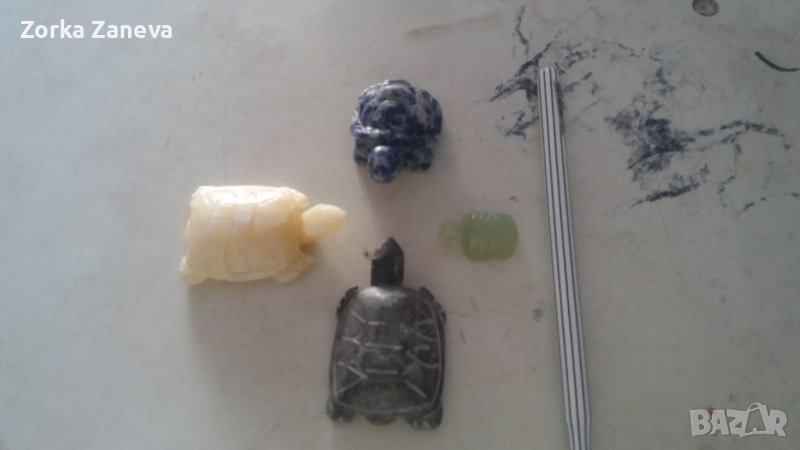 Четири костенурки от полускъпоценни камъни, снимка 1
