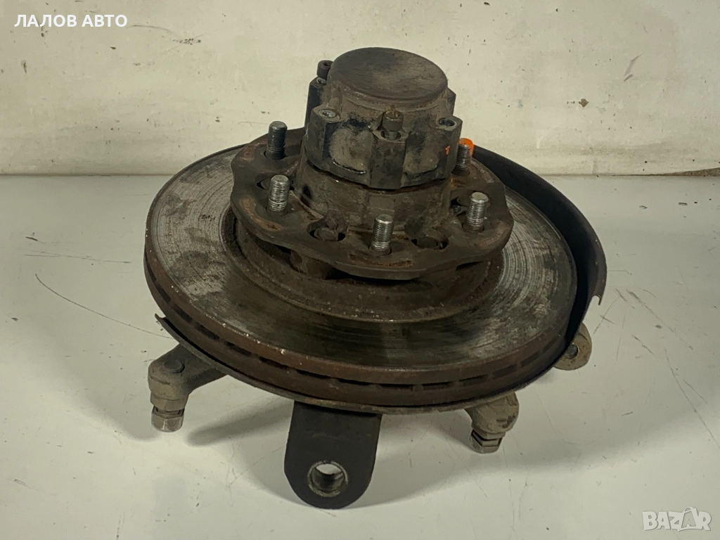 Преден десен шенкел главина Нисан Терано 2 Preden desen shenkel glavina Nissan Terrano II 154к.с. , снимка 1