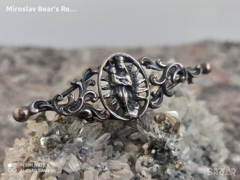 Ретро Сребърна Брошка с естествена патина "Богородица с Младенеца" , снимка 1