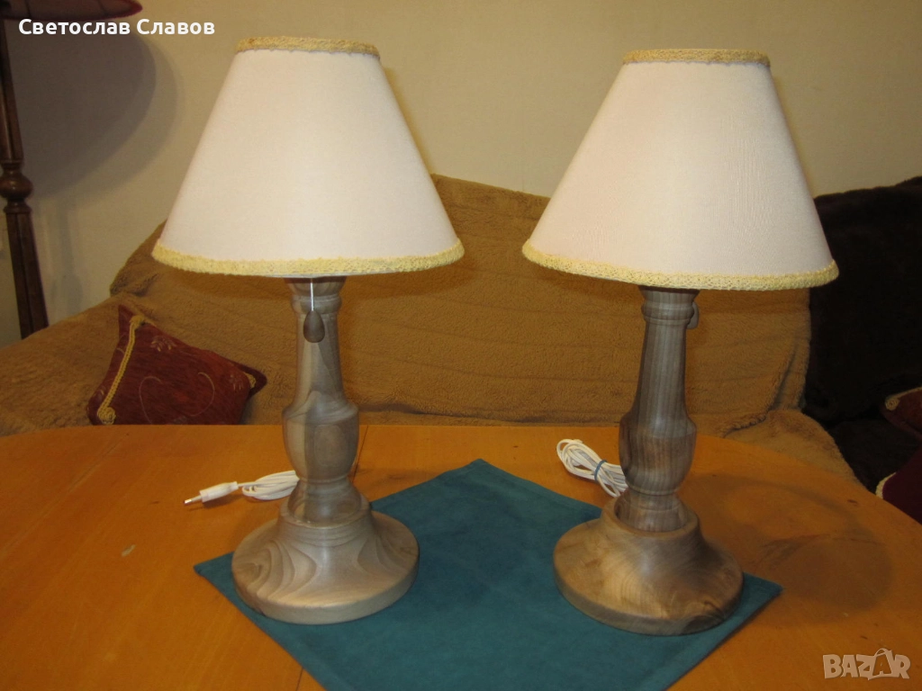 Комплект настолни /нощни/ лампи със стойки от натурален орех, снимка 1