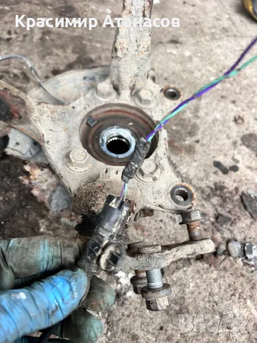 Шенкел главина предна ляв за Тойота Аурис. 1.6Vvti. 132кс. 2011г., снимка 4 - Части - 50419353