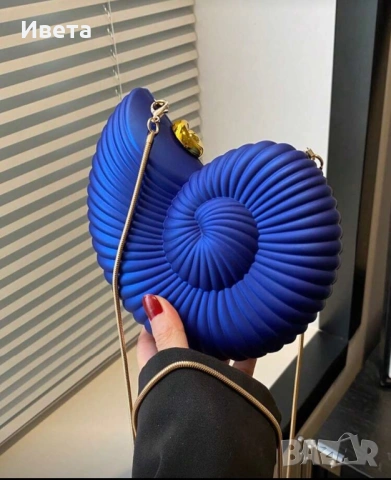 Дамска чанта, снимка 2 - Чанти - 53979129