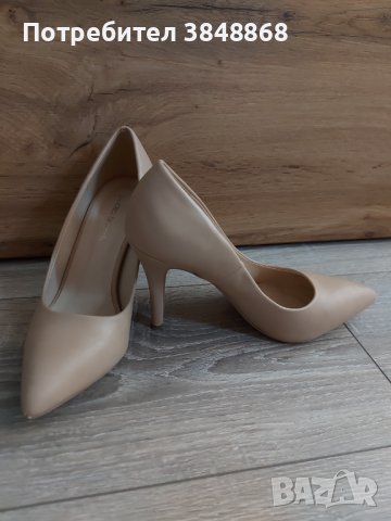 Дамски елегантни обувки на ток.