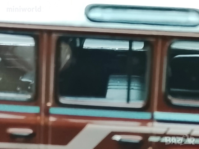 Land Rover Defender 110 - мащаб 1:64 на MiniGT моделът е нов в кутия, снимка 8 - Колекции - 53239036