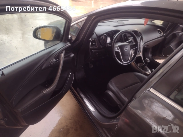 Opel Astra 1.7 cdti Sport Tourer, снимка 14 - Автомобили и джипове - 53058702