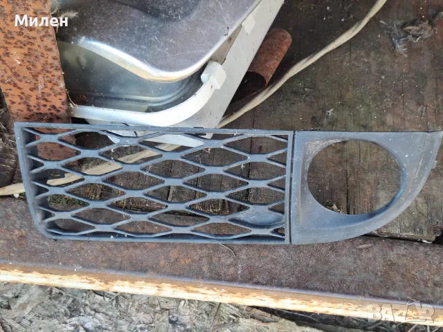 Лява Декоративна Решетка Във Предната Броня За Ауди А6 Алроад 1998-2005 Година Audi A6 C5 Allroad , снимка 4 - Части - 48598615
