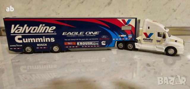 детско камионче VALVOlINE 1:64, снимка 3 - Колекции - 53879776