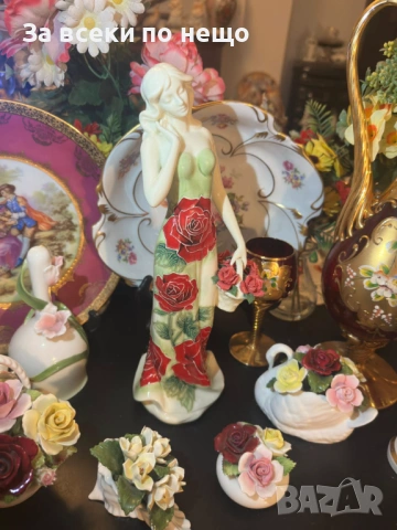Old Tupton Ware England  Circa 1997 “ Царицата на розите” Код P2122, снимка 3 - Декорация за дома - 54159163