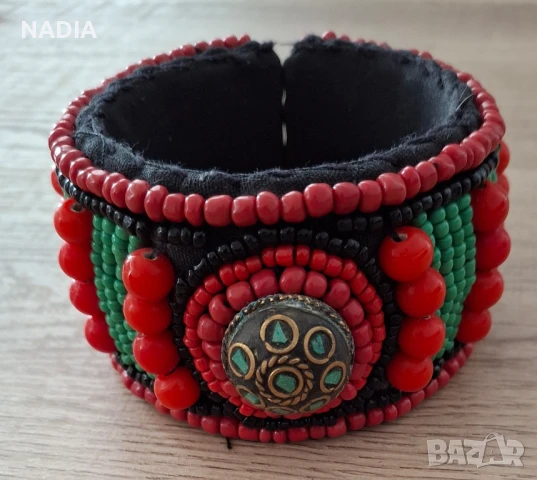 Масивна гривна с мъниста, снимка 2 - Гривни - 50644718