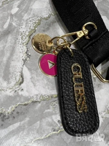 чанти guess , снимка 3 - Чанти - 50761740