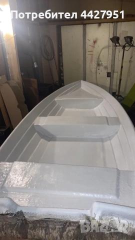 Продаваме гребни лодки