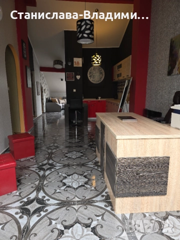 Къща на три етажа с гараж и паркомясто , снимка 8 - Къщи - 49672385