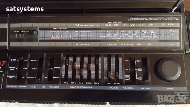 Радиокасетофон Hitachi TRK-7620E 3D Super Woofer, снимка 4 - Радиокасетофони, транзистори - 52943878