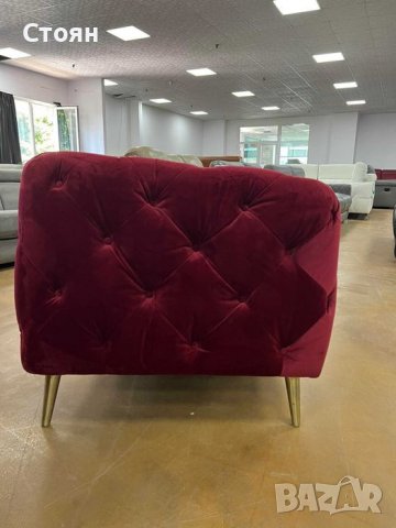 Бутиков Голям Пурпурно червен диван от плат Честърфийлд, снимка 3 - Дивани и мека мебел - 39719822