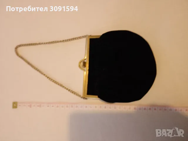 Дамска чанта 30 те години черно кадифе със бронзов обков , снимка 16 - Антикварни и старинни предмети - 47290978