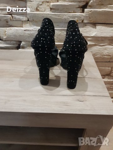 Дамски обувки на bershka , снимка 4 - Дамски обувки на ток - 31568242