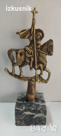 Много стар връх на хоругва – Свети Георги или Свети Димитър