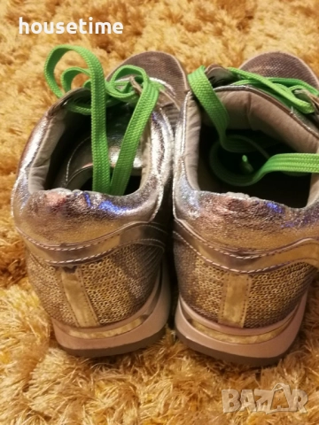 Спортни обувки