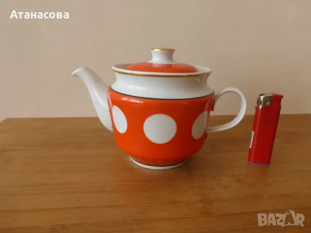 Украински порцеланов чайник 1975 г, снимка 2 - Аксесоари за кухня - 47471097