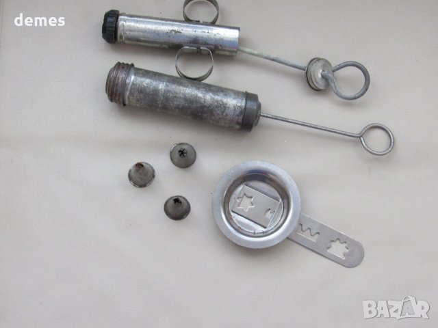 Сладкарски шприц от времето на соца-50-те год. ЙЙ век, снимка 2 - Други ценни предмети - 31205232