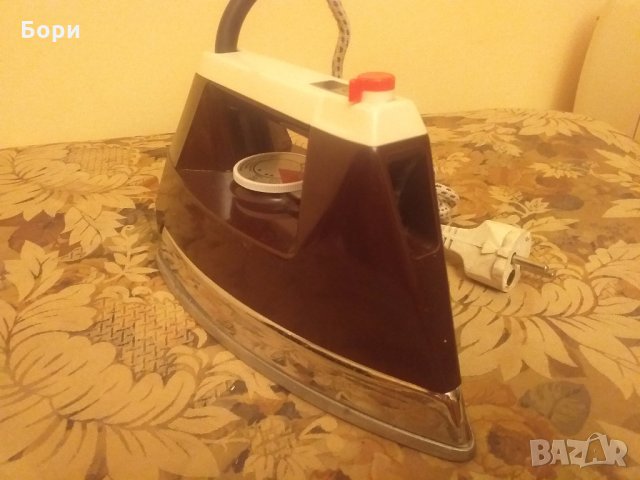 Rowenta 2000 вата парна ютия, снимка 4 - Ютии - 30161862