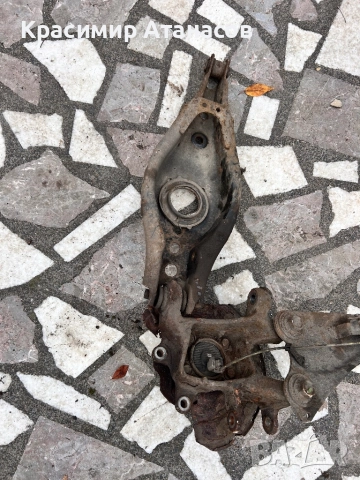 Шенкел главина задна десен  за Тойота Авенсис T27. Седан. 2012-2015г, снимка 3 - Части - 52889439