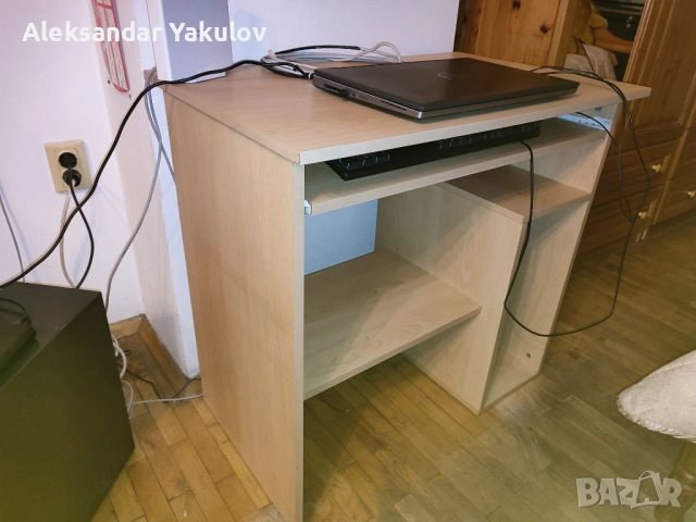Продавам запазено ученическо компютърно бюро + подарък, снимка 6 - Бюра - 52755202