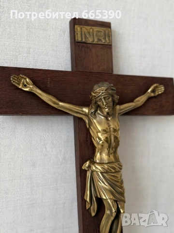 Стенен кръст разпятие с фигура на Исус Христос