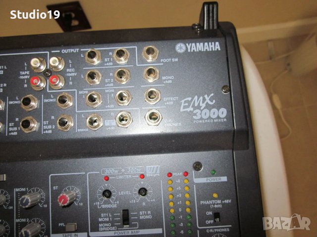 YAMAHA EMX 3000 powered mixer