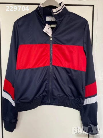 Чисто ново дамско яке /суичър Bershka с етикет  