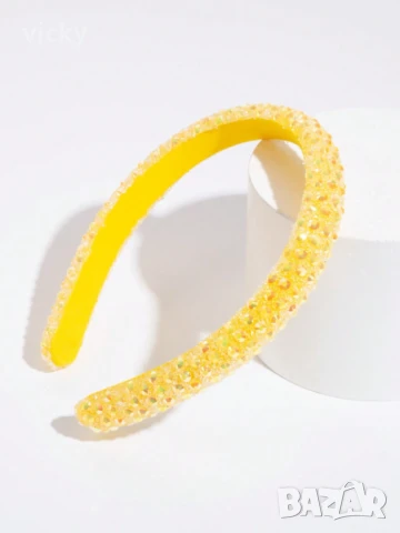 Диадема с кристали, вдъхновена от Petite Fleur, снимка 5 - Аксесоари за коса - 48275607