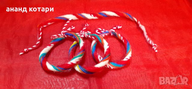 Мартеници гривни от вълна, ръчна изработка