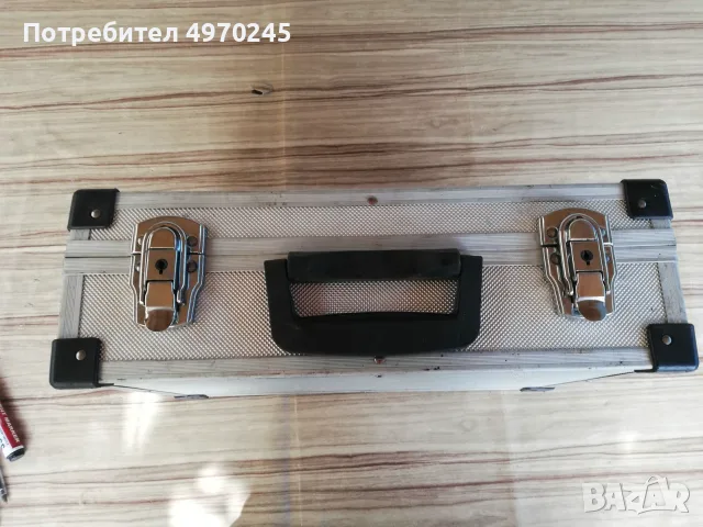 Куфарче с метална основа, снимка 2 - Куфари - 56369727