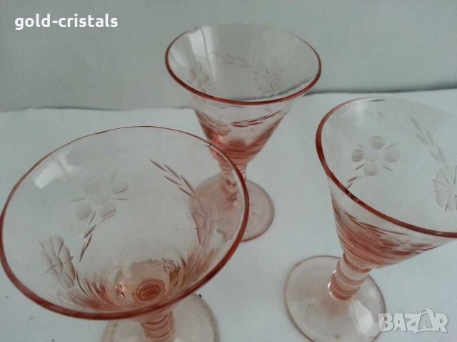 Антикварни чашки  за ракия цветно розово стъкло, снимка 5 - Антикварни и старинни предмети - 31029183